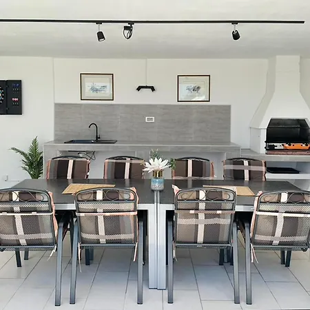 Casa vacanze 3 Bedroom Amazing In Vodnjan