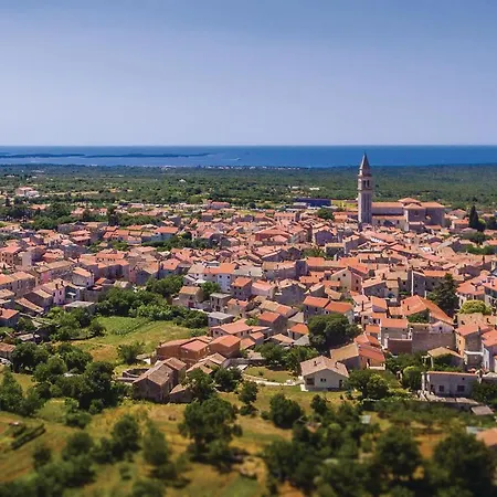 3 Bedroom Amazing In Casa vacanze Vodnjan