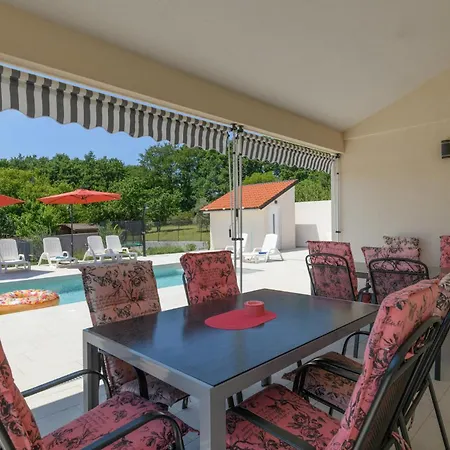 Holiday home 3 Bedroom Amazing In *