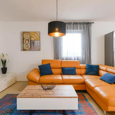 3 Bedroom Amazing In Holiday home *