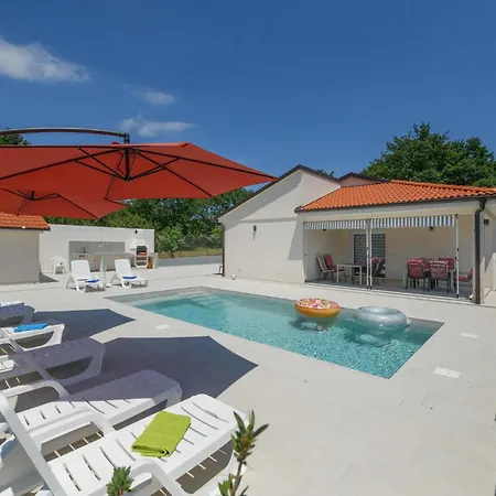 Holiday home 3 Bedroom Amazing In *