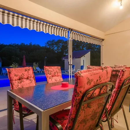 3 Bedroom Amazing In Vodnjan